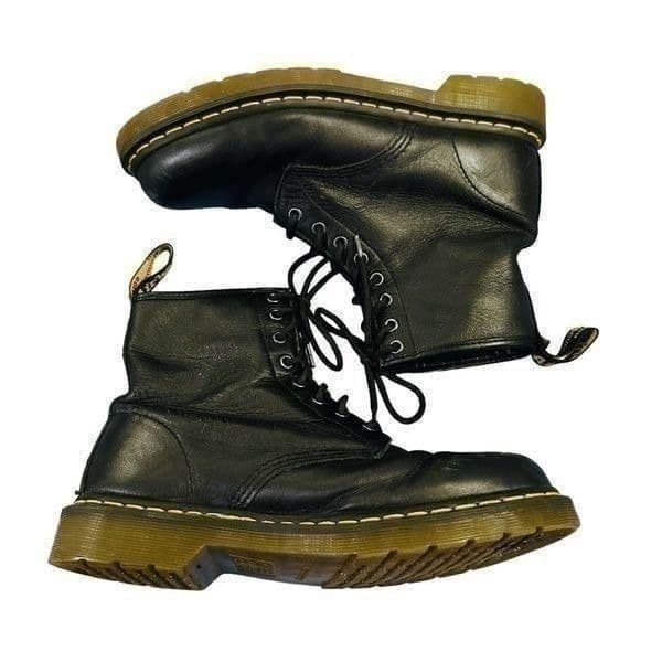 DR. MARTENS The Original Black Lace Up Classic Leather Combat Boots Men’s Size 9 - Image 1