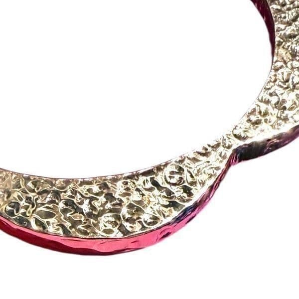 Charles Albert Alchemia Gold-Toned Hammered Texture Scalloped Edge Bangle Bracel - Thumbnail 6