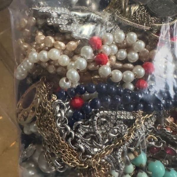 Bulk Necklaces Jewelry Lot Gallon Bag Mostly Necklaces Vintage Modern Costume Je - Thumbnail 7