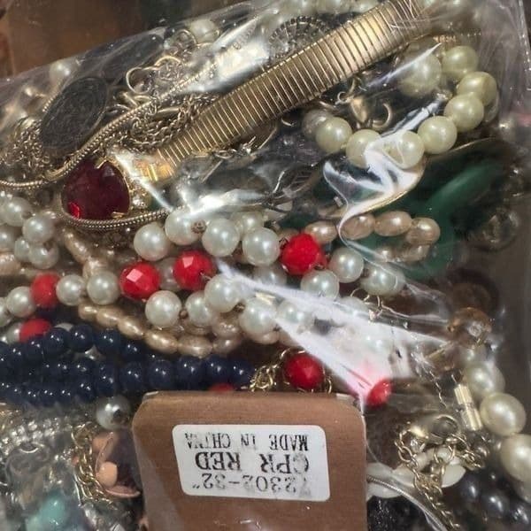 Bulk Necklaces Jewelry Lot Gallon Bag Mostly Necklaces Vintage Modern Costume Je - Thumbnail 3