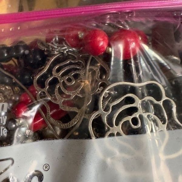 Bulk Necklaces Jewelry Lot Gallon Bag Mostly Necklaces Vintage Modern Costume Je - Thumbnail 9