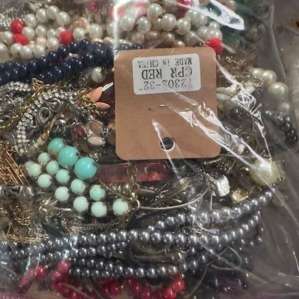 Bulk Necklaces Jewelry Lot Gallon Bag Mostly Necklaces Vintage Modern Costume Je - Thumbnail 2