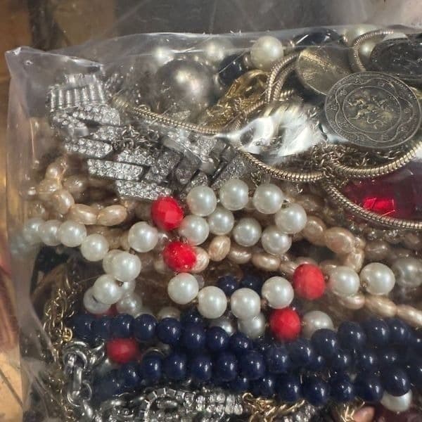 Bulk Necklaces Jewelry Lot Gallon Bag Mostly Necklaces Vintage Modern Costume Je - Thumbnail 6