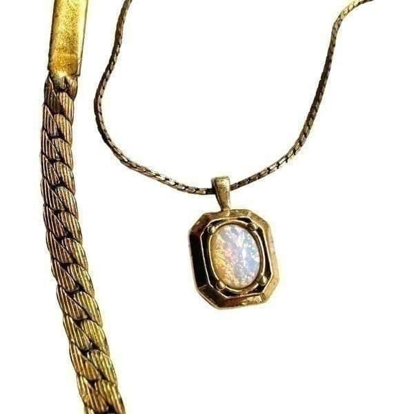 AVON Vintage Bundle Lot of 7 Avon Goldtone Jewelry Pieces 3 Necklaces 3 Brooches - Thumbnail 5