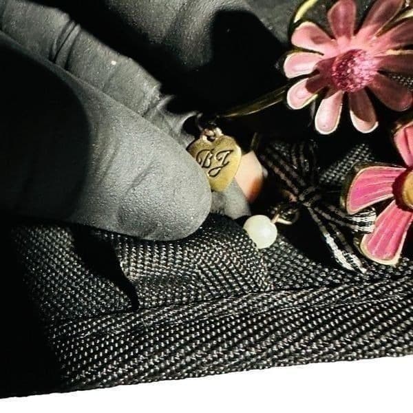 BETSEY JOHNSON Vintage Floral 3D Flower Girl Dragonfly Large Cuff Bracelet RARE - Thumbnail 8