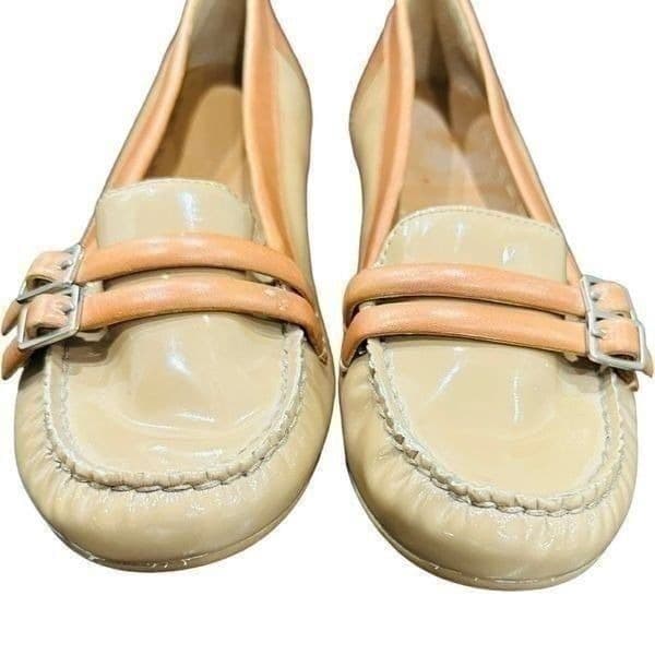 TAHARI Sonya NWOT Tan Beige Patent Leather Flats Loafers Size 8.5 - Thumbnail 7