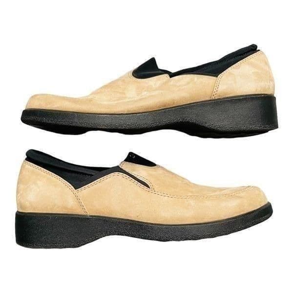 CLARKS SILLIAN Tan Beige Leather Slip On Comfort Shoes Loafers NWOT Size 6 1/2 - Thumbnail 3