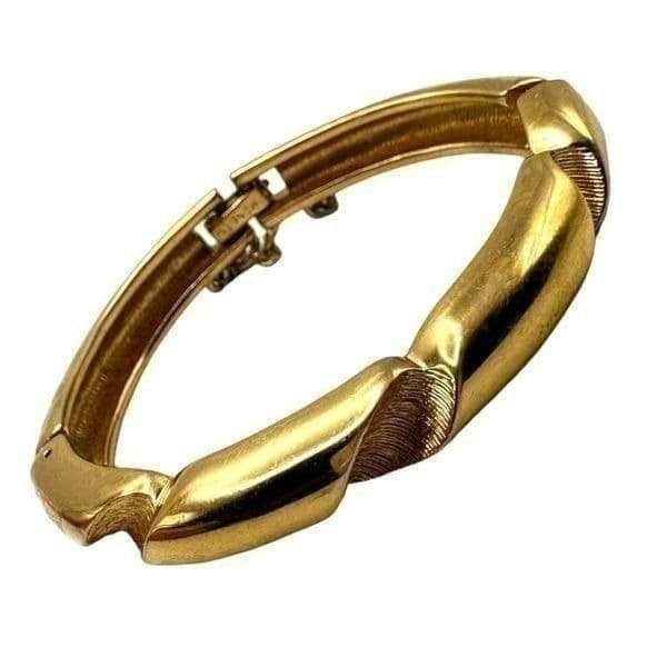 MONET 5 Piece Vintage Gold Plated Jewelry Bundle Lot 5 Signed Monet Bangle Brace - Thumbnail 3