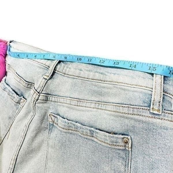 KENSIE Jeans Vintage Luxe High Rise Shorts Light Wash Blue Denim Jean Shorts w/P - Thumbnail 3