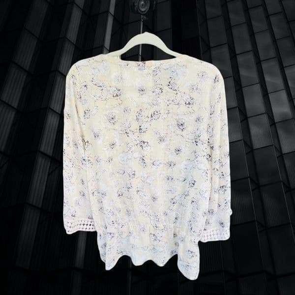 BLACK RAINN Sheer Lightweight Blouse Embroidery Floral Lace Top Size Large - Thumbnail 2