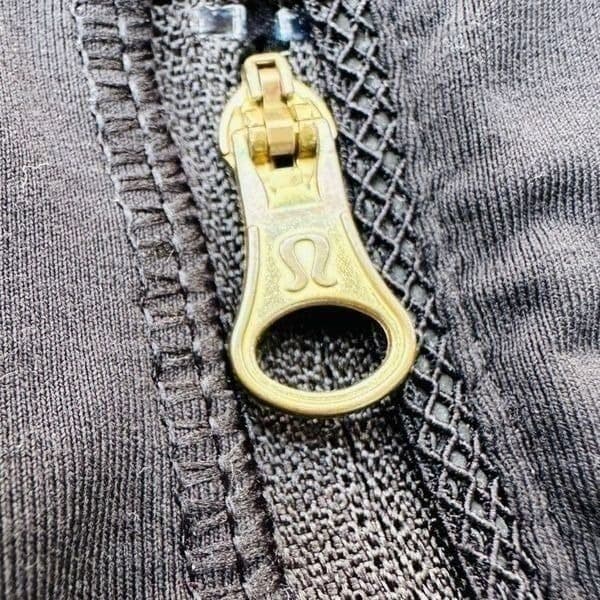 LULULEMON ATHLETICA Black High Rise Crop Leggings Lululemon Mesh Zipper Pockets - Thumbnail 5