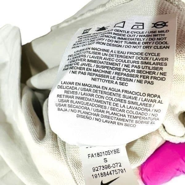 NIKE NSW Nike Sportswear Raised Patch Luxury 100 Cotton TShirt Size Small - Thumbnail 3