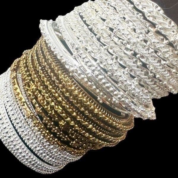 BULK LOT SILVER & GOLD TONE BANGLE BRACELETS Jewelry 19 Total Bracelets Wearable