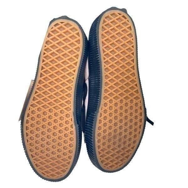 NWOT Authentic Vans Off The Wall Suede 2.0 Embossed Chalk Pink” Light Pastel Pin - Thumbnail 4