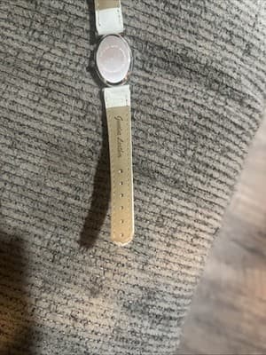 Stunning minimalist White Leather Strap Ladies Diamond Quartz Vintage wristwatch - Thumbnail 4