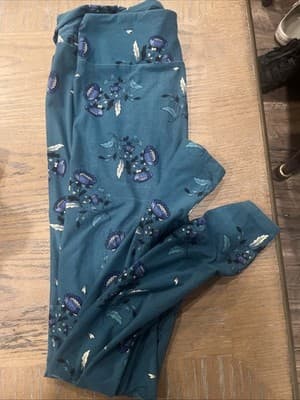 Lularoe Blue Floral With White Leaves Green Background Leggings Tall &curvy - Image 1