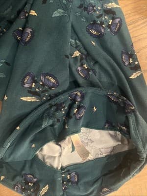 Lularoe Blue Floral With White Leaves Green Background Leggings Tall &curvy - Thumbnail 2