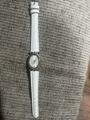 Stunning minimalist White Leather Strap Ladies Diamond Quartz Vintage wristwatch - Image 1