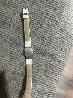 Stunning minimalist White Leather Strap Ladies Diamond Quartz Vintage wristwatch - Thumbnail 5