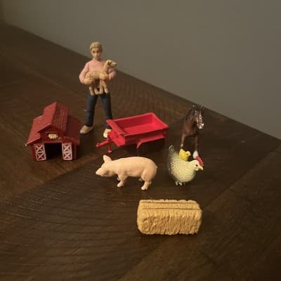 Vintage Safari Ltd 1998 Barn/Tractor And Others 8 Pieces - Image 1