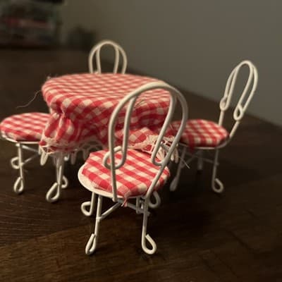 Dollhouse Ice Cream Parlor Patio Set Table 4 Chairs 1:12 Garden Cafe Room Box - Thumbnail 3