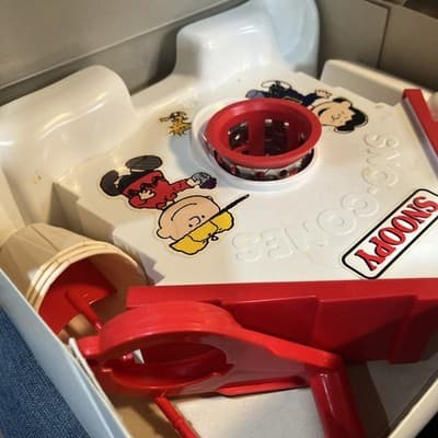 Hasbro Snoopy & Friends Sno-Cone Machine for Ages 4 & Up, MPN 28805 - Thumbnail 3