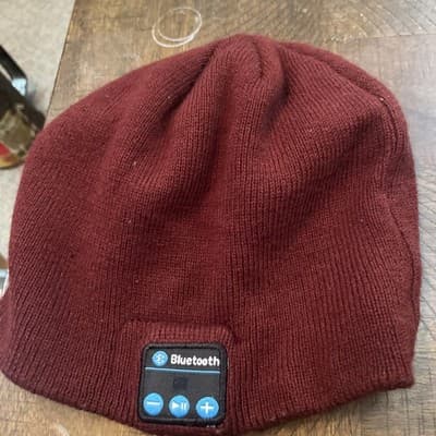 New Bluetooth Speaker Beanie Marroon Knit Hat - Image 1