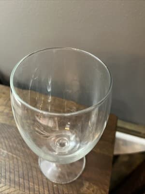 Clear Glass Footed Goblet Glass 16 1/4 Oz (481ml) - Thumbnail 2