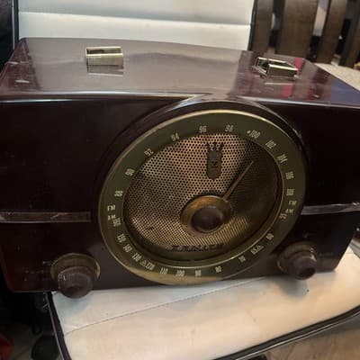 Zenith Radio Vintage Antique Plastic Am/Fm Transistor Electronics Nostalgia - Image 1