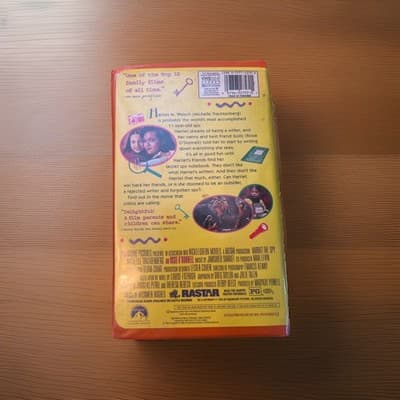 Harriet the Spy (VHS) - Thumbnail 3