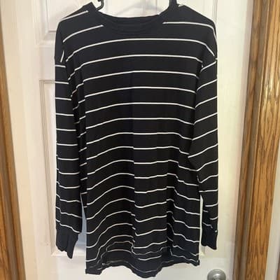 mens Evolution Brand Size XL Black And White Striped Long Sleeve Crew Neck - Image 1