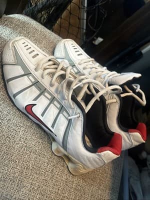 White Men’s Nike Fly wire Shoes Red Nike Logo Shocks And White Laces Size 12 - Image 1