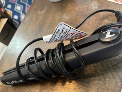 Black Ceramic Hair Flat Iron 1-1.5" - Thumbnail 2