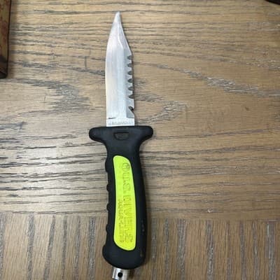 US Divers Aqua Lung Diving Knife 4.5" Blade 9” Overall Black And Lime Green - Thumbnail 2