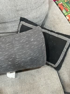 Set Of 2 Decorative Pillows. - Thumbnail 3