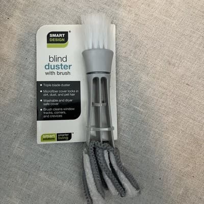 Blind Duster Brush with Microfiber Sleeves - Image 1