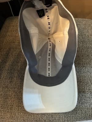 Under Armour White & Black Embroidered Logo Spell Out Fitted Baseball Hat L/XL - Thumbnail 5