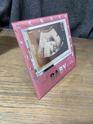 4x6 pink picture frame that Says BABY With Teddy Bears And Bottle Border Glass - Thumbnail 4