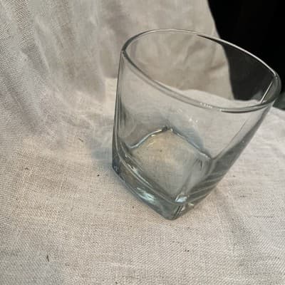 whiskey glass with a square base - Thumbnail 2