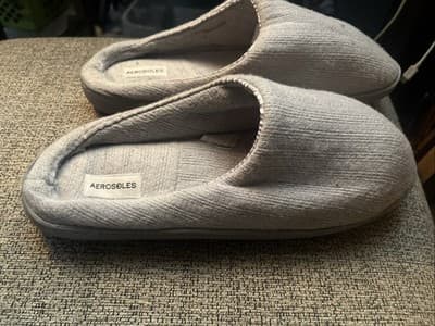 AEROSOLES WOMEN GRAY SLIPPERS WITH MEMORY FOAM SIZE XLARGE 9.5/10.5 - Thumbnail 2