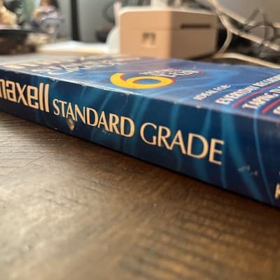 Maxell 214016 120 Minute Gx Silver Video Tape - Thumbnail 2