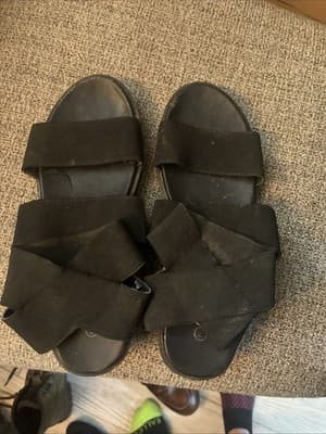 Forever Branded Women’s Black Strappy Small Foam Heel/sandals Size 7 - Image 1