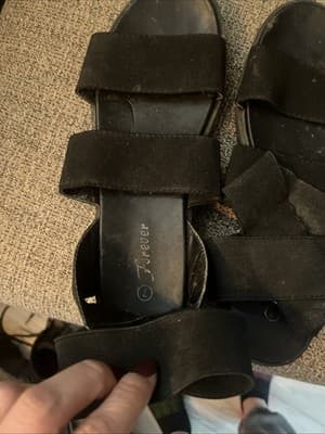 Forever Branded Women’s Black Strappy Small Foam Heel/sandals Size 7 - Thumbnail 2