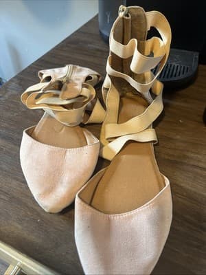 Epicstep Women’s Ballet Flats With Strap An Zip Up Ankle Size Nine Peach - Image 1