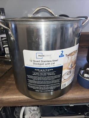 Stockpot With Lid. 12qt Mainstay Brand - Image 1
