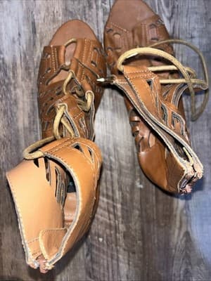 Thread Market Women’s Lace Up Wedges Size 7.5 - Thumbnail 2