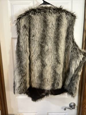 Cato Woman Vest Women’s Faux Fur Size 26/28W Lined Sequin Embellishment - Thumbnail 4