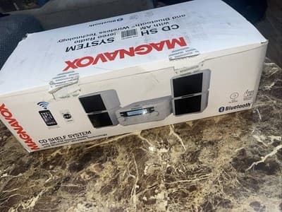 Magnavox MM435M 3-Piece Compact CD Shelf System with Digital FM White No Remote - Thumbnail 2