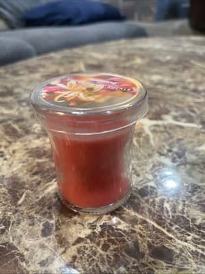 Trueliving Sweet Honey Suckle Candle Pink 3 oz - Thumbnail 2