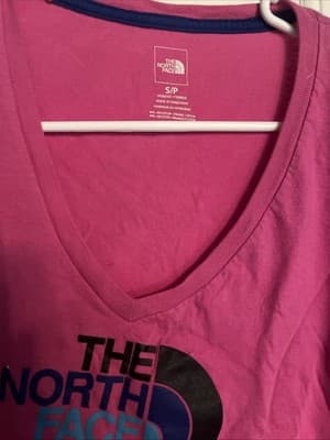 Small Vneck Pink Northface Women’s T Shirt - Thumbnail 2